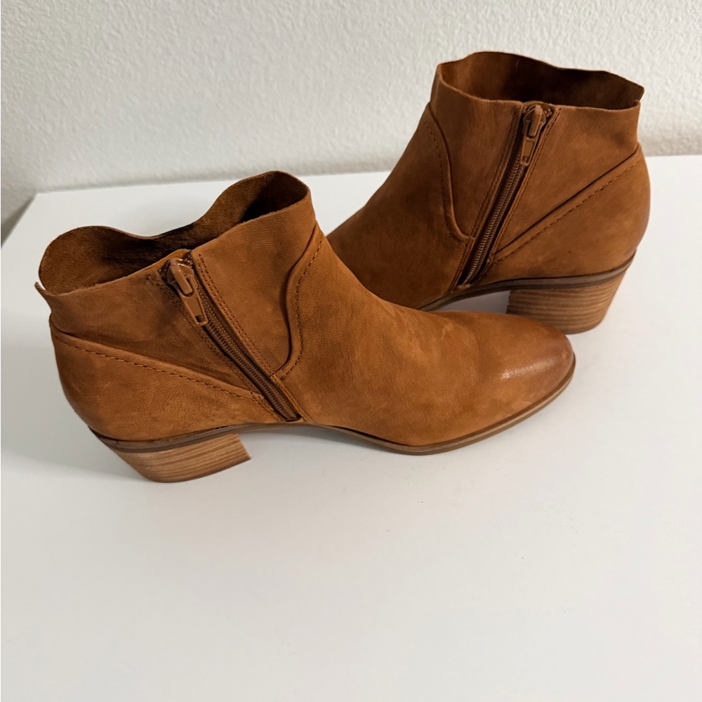 Lucky Brand Pogan Women's 8.5 Brown Leather Ankle Bootie Side Zip Booties - Picture 6 of 9
